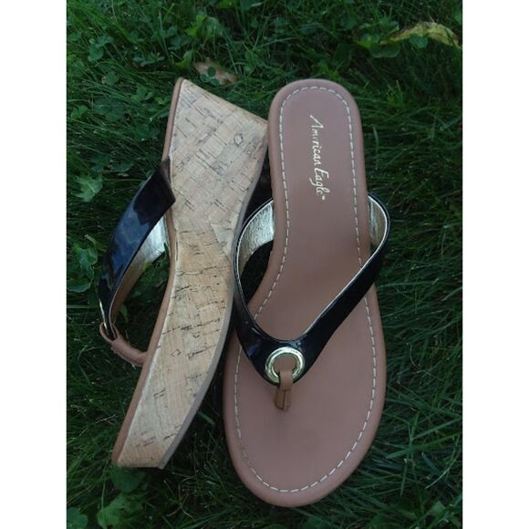 American Eagle size 7.5 Cork Wedge Platform Sandal Black Gold - Picture 1 of 8